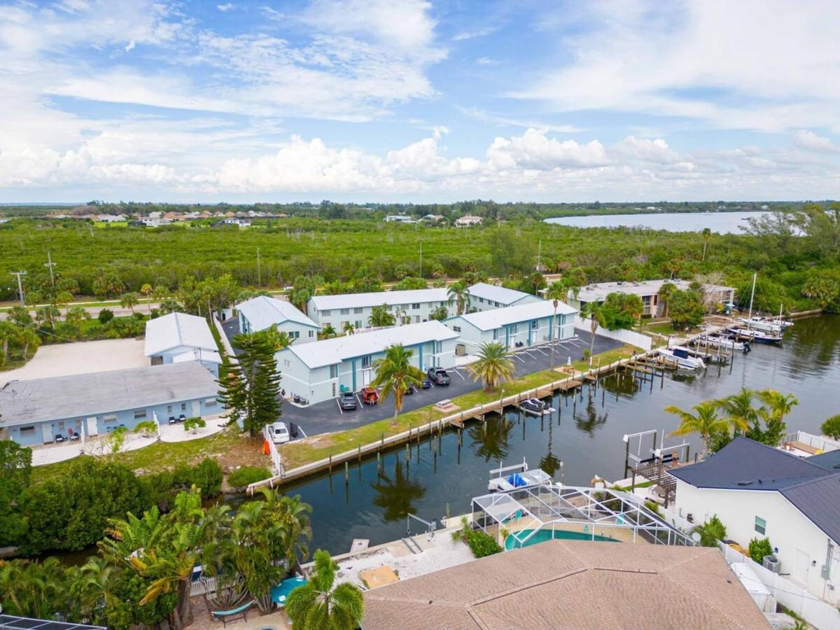 Paradise Palms - Chic Prime Spot Pool Bbq Alfresco Holiday home Bradenton