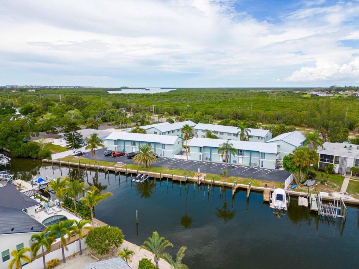 Paradise Palms - Chic Prime Spot Pool Bbq Alfresco Holiday home