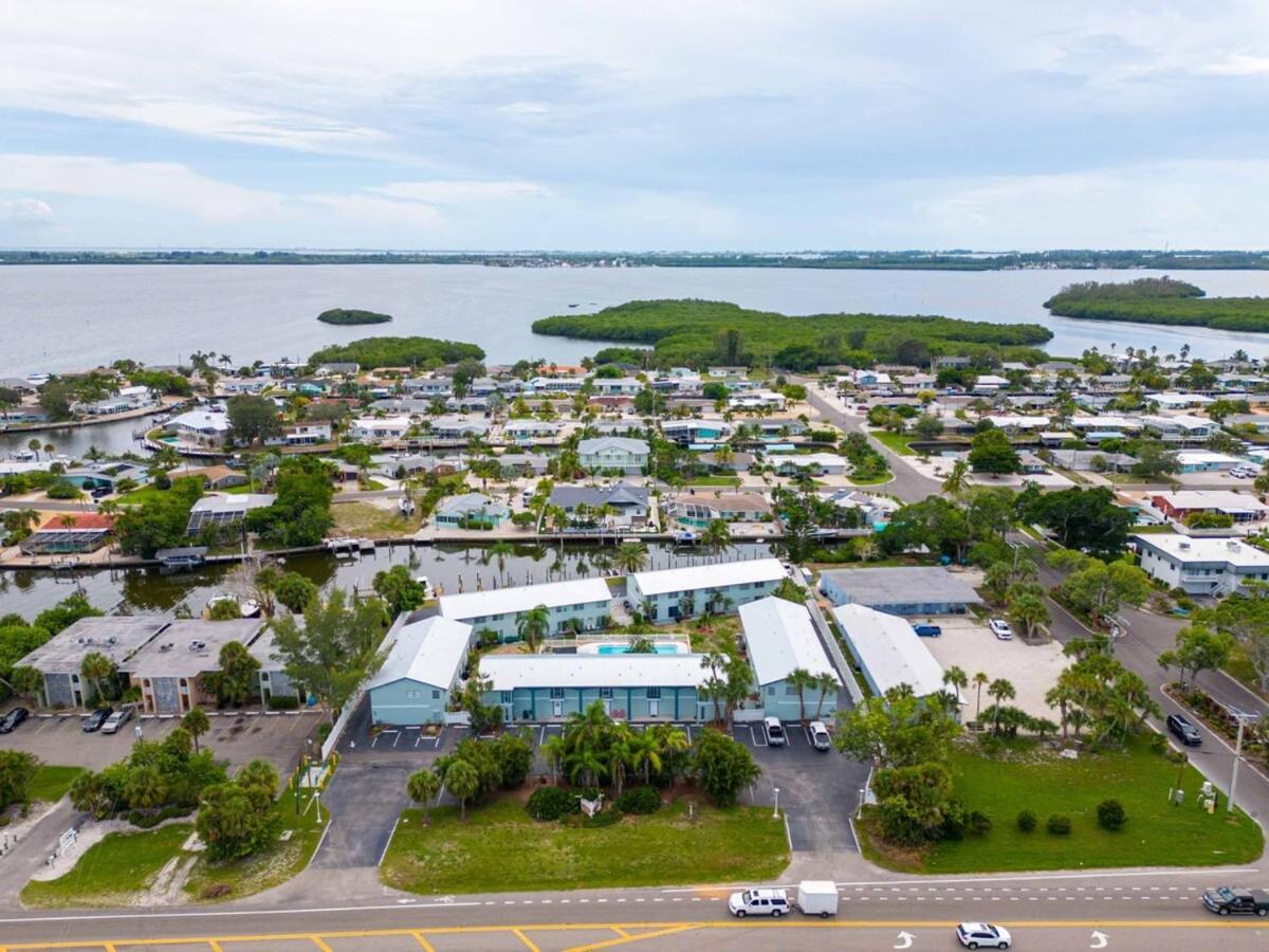 Paradise Palms - Chic Prime Spot Pool Bbq Alfresco Holiday home Bradenton